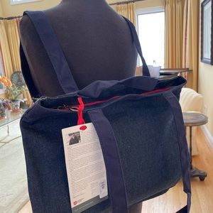 Sebastian Corran for Universal Expert tote-backpk NWT light, denim fabric